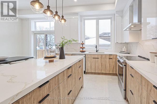 2 Cobalt Ave, House other with 3 bedrooms, 4 bathrooms and 4 parking in Toronto ON | Image 22