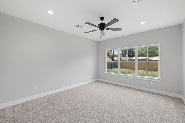 102 Tekla St, House other with 3 bedrooms, 2 bathrooms and 2 parking in Weimar TX | Image 12
