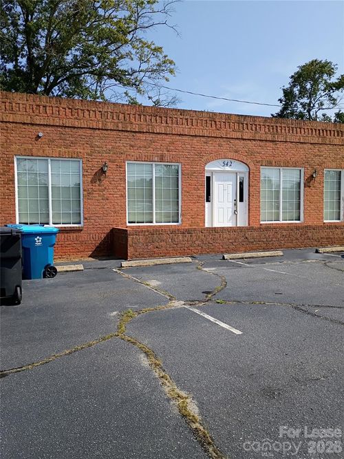 542 Oak St, Forest City, NC, 28043-3583 | Card Image