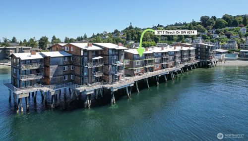 apt-214-3717 Beach Dr Sw, Seattle, WA, 98116-3054 | Card Image