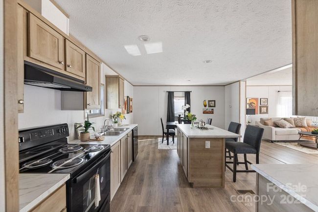 Kitchen | Image 17