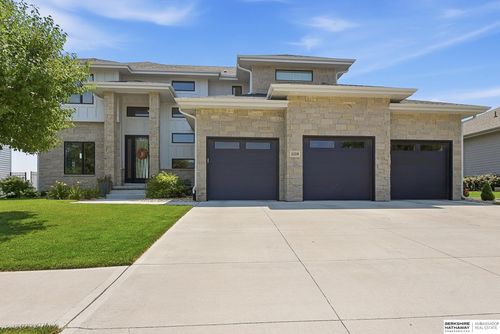 21519 Grover St, Elkhorn, NE, 68022-3282 | Card Image