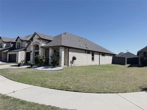 6718 Goldenrain Dr, Venus, TX, 76084-3642 | Card Image