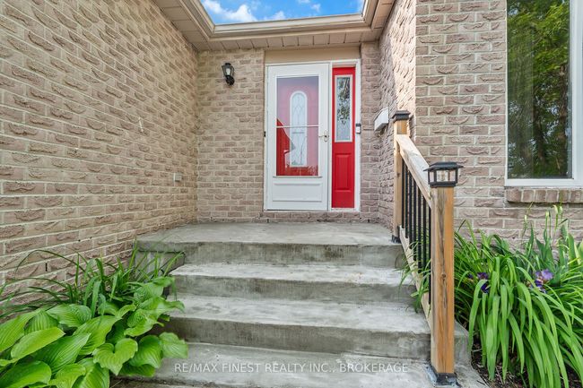 86 Kidd Dr, House other with 4 bedrooms, 3 bathrooms and 4 parking in Amherstview ON | Image 4