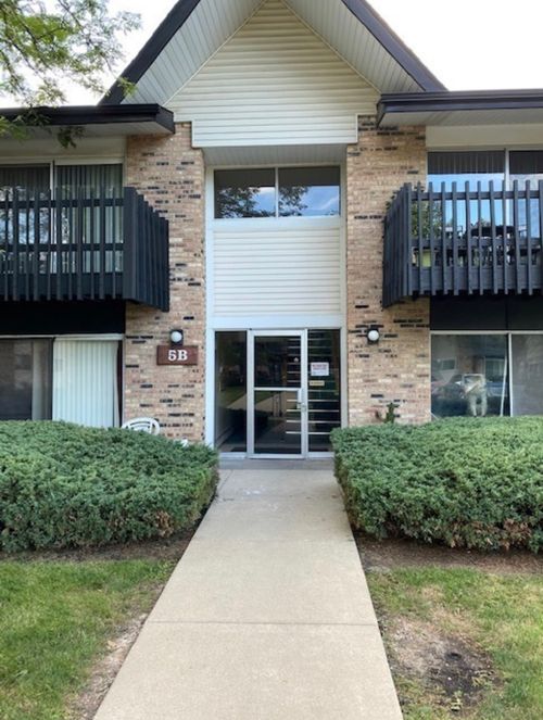 207-5B Kingery Quarter, Willowbrook, IL, 60527 | Card Image