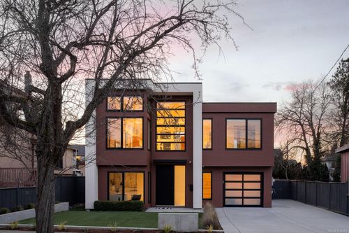 2318 Shakespeare St, Victoria, BC, V8R4G3 | Card Image