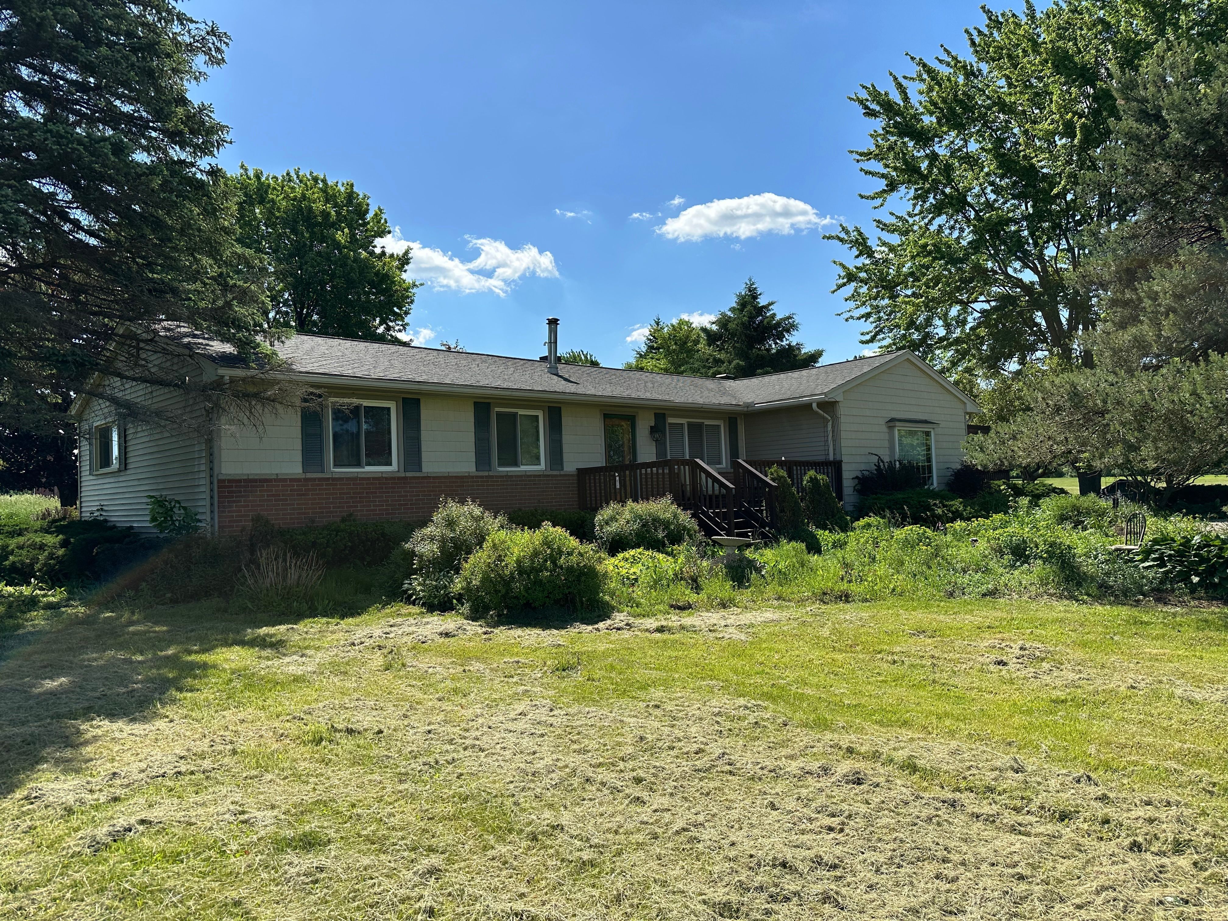 Howland Rd, Almont, MI 48003
