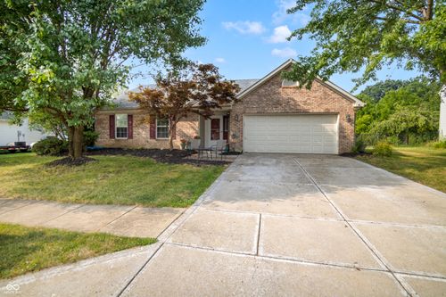 10121 Cornith Way, Avon, IN, 46123-6604 | Card Image