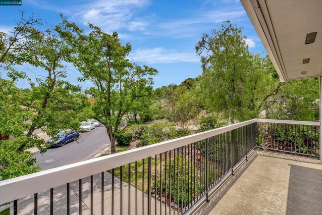 1056 Camino Verde Cir, Townhouse with 3 bedrooms, 4 bathrooms and 2 parking in Walnut Creek CA | Image 25