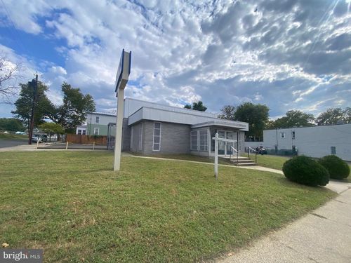 3322 River Rd, Camden, NJ, 08105-4345 | Card Image