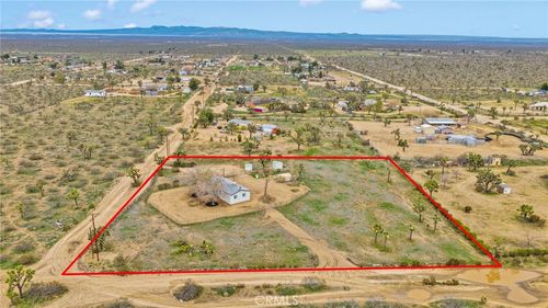 6450 Maricopa Rd, Phelan, CA, 92371-9508 | Card Image