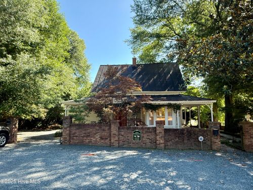 200 N Bennett St, Southern Pines, NC, 28387-4811 | Card Image