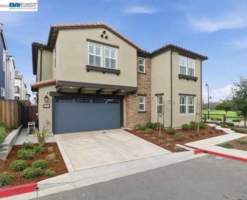 101 Willow Oak Dr, Pleasant Hill, CA, 94523-4584 | Card Image