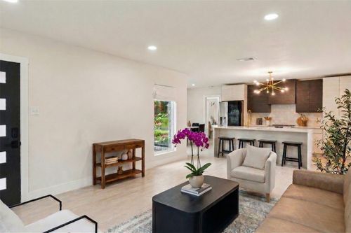 1426 Alaska Ave, Dallas, TX, 75216-1006 | Card Image