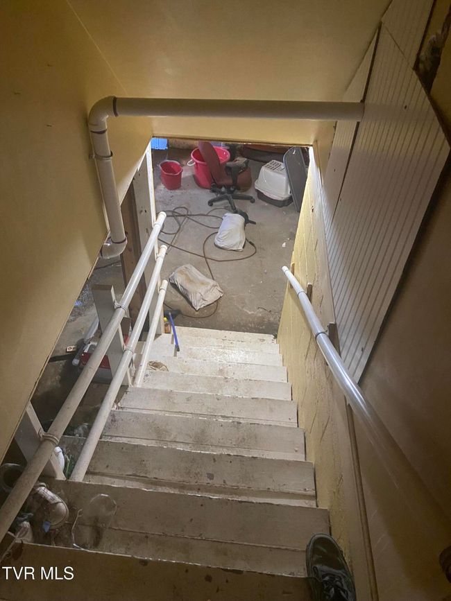 Basement access. | Image 31