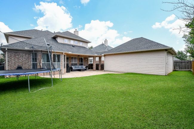 Pool sized yard | Image 43