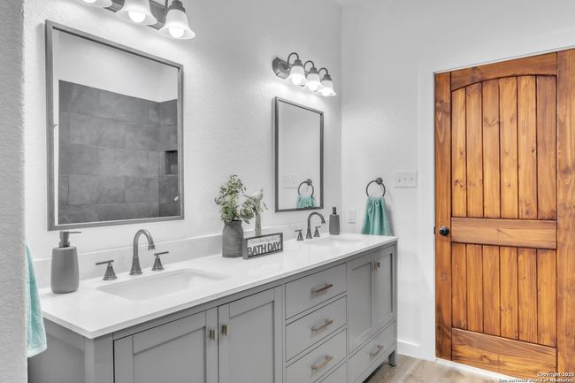 1702 17 Th St, House other with 3 bedrooms, 2 bathrooms and null parking in Hondo TX | Image 18