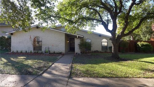 5537 Excalibur Dr, Garland, TX, 75044-3627 | Card Image