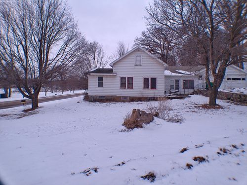 400 Riverside Dr, Jackson, MN, 56143-1033 | Card Image