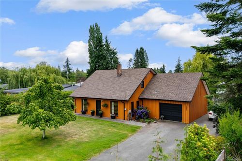1985 Willis Rd, Campbell River, BC, V9W3W4 | Card Image