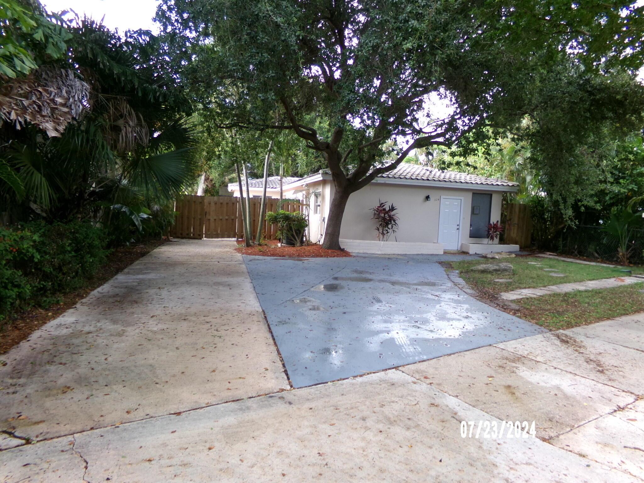 Marlborough Pl, West Palm Beach, FL 33405