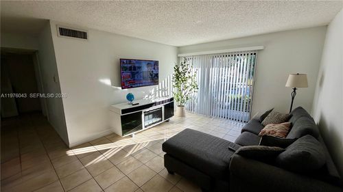 apt-206-7210 Nw 179th St, Hialeah, FL, 33015-5440 | Card Image