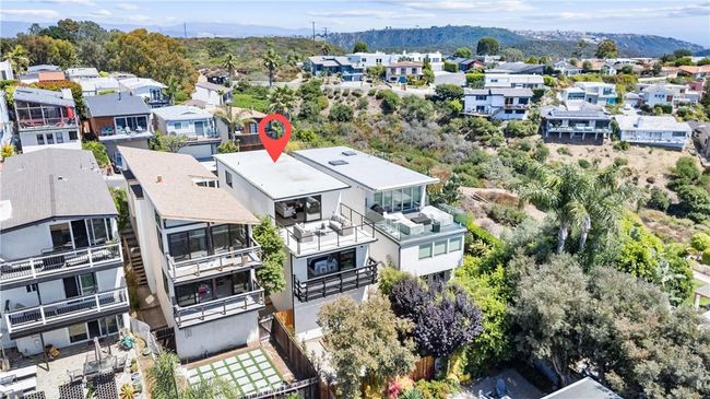 869 Santa Ana St, House other with 2 bedrooms, 3 bathrooms and 4 parking in Laguna Beach CA | Image 23