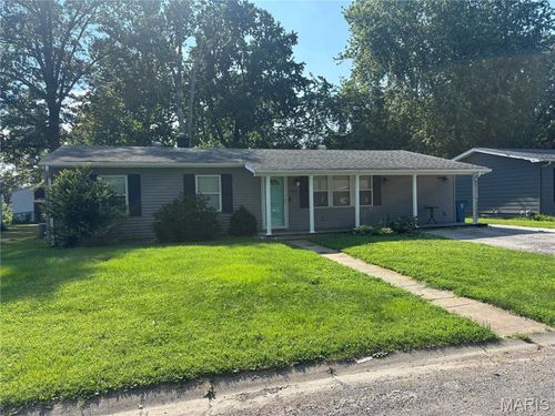 300 Janet Dr, Centralia, IL, 62801-5919 | Card Image