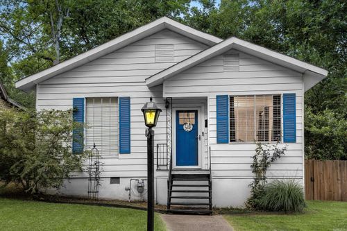223 S Oak St, Little Rock, AR, 72205-5620 | Card Image
