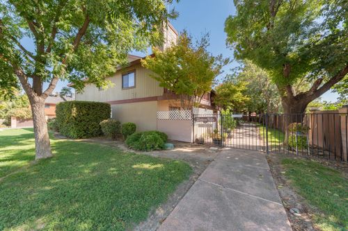 500 N Murry St, Porterville, CA, 93257-4044 | Card Image