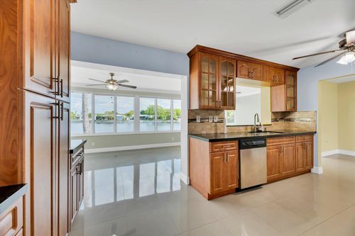 6705 Nw 58th Ct, Tamarac, FL, 33321-5752 | Card Image