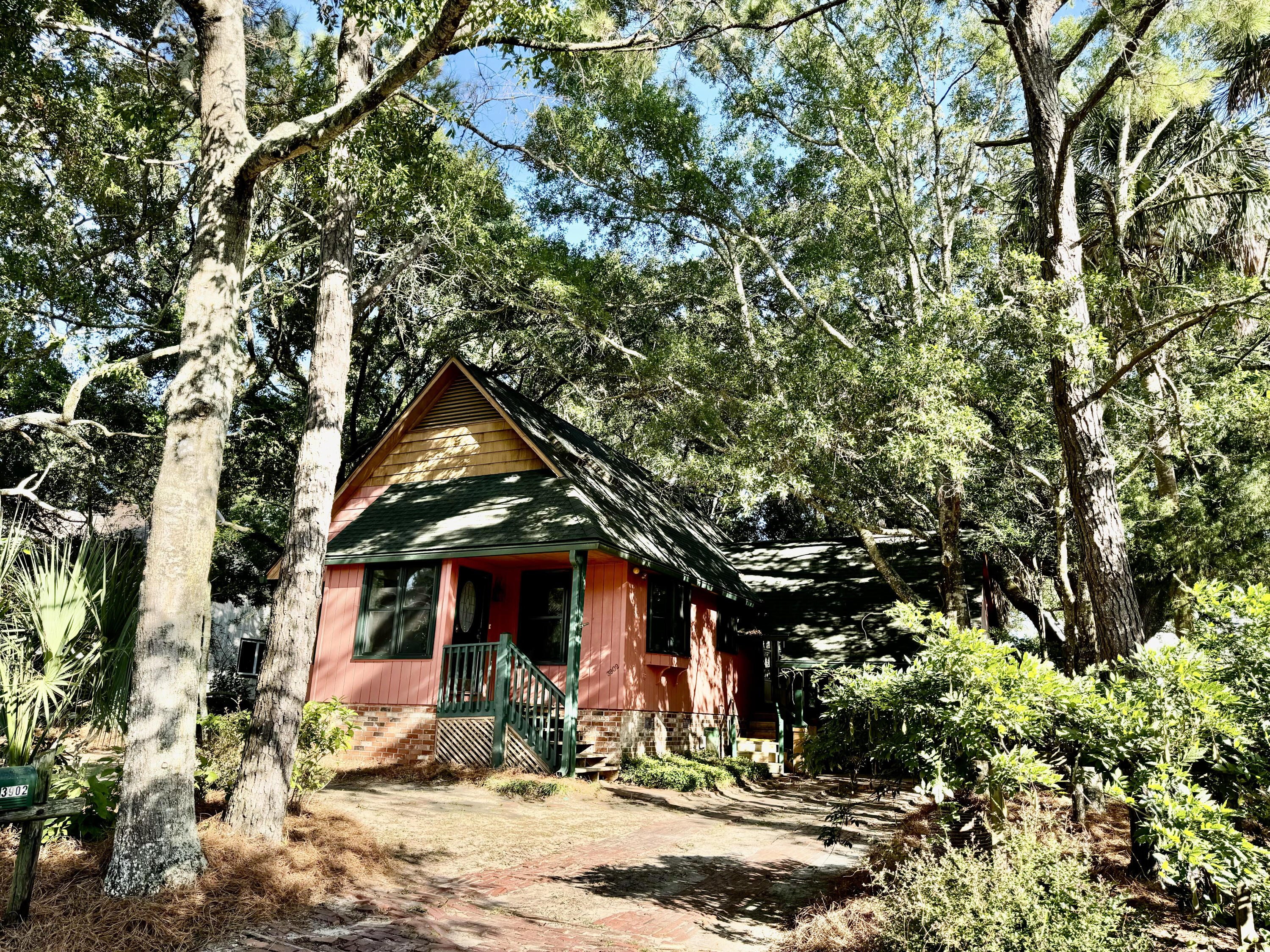 Hartnett Blvd, Isle Of Palms, SC 29451