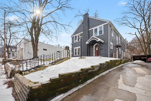 2326 S Burdick St, Kalamazoo, MI, 49001-6129 | Card Image