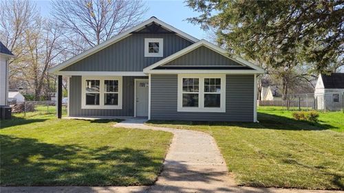 315 W Cornhill St, Cameron, MO, 64429-2121 | Card Image