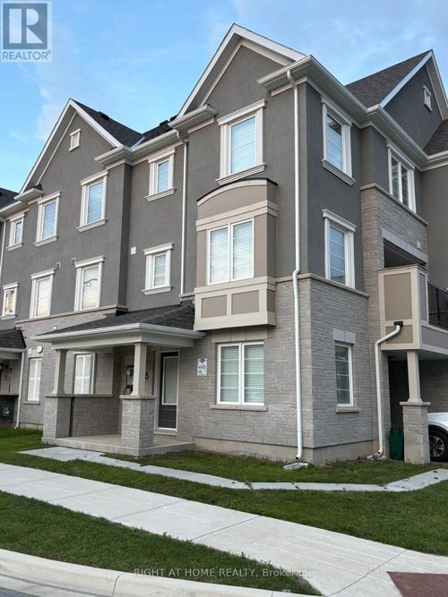 976 Hickory Crescent, Milton (CB Cobban), ON, L9T7E7 | Card Image