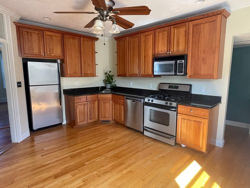 unit-4-88 Vernon St, Waltham, MA, 02453-2800 | Card Image