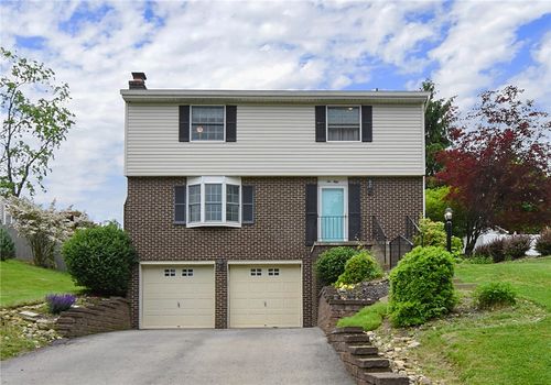 1050 Preston Dr, N Versailles, PA, 15137-2712 | Card Image