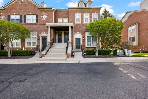 29374 Glen Oaks Blvd E, Farmington Hills, MI, 48334 | Card Image