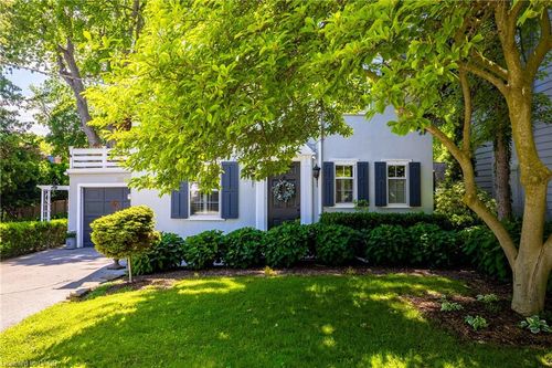 32 Park Ave, Oakville, ON, L6J3X8 | Card Image