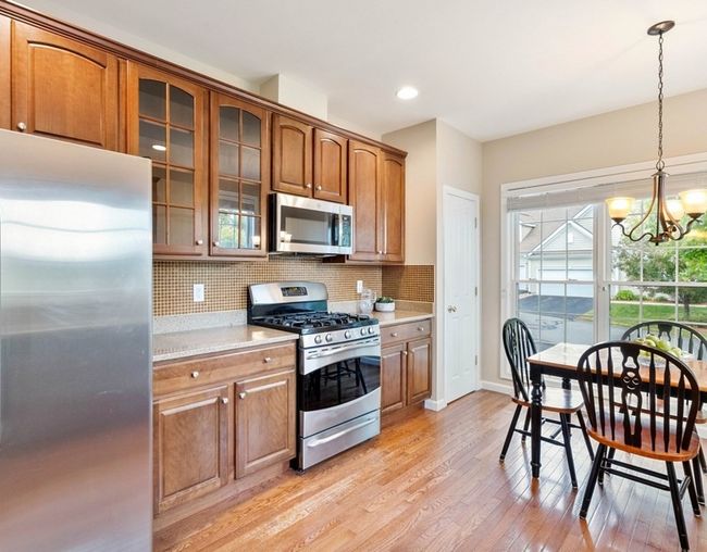 82 - 82 Buttercup Ln, Condo with 2 bedrooms, 3 bathrooms and 2 parking in South Grafton MA | Image 5
