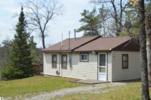 832 Hillcrest Drive, Mio, MI, 48647 | Card Image