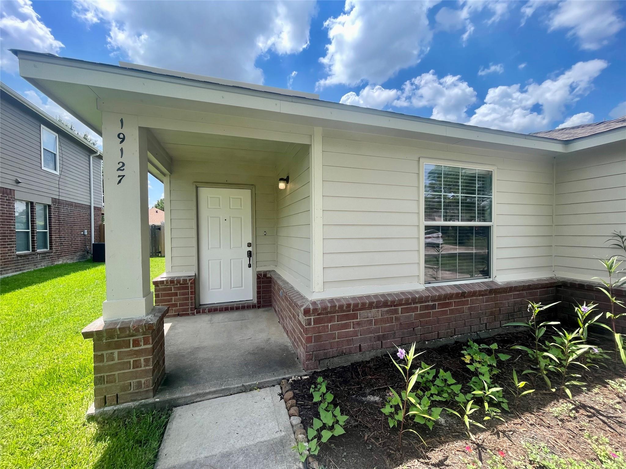 Residential Lease in Cypress 3