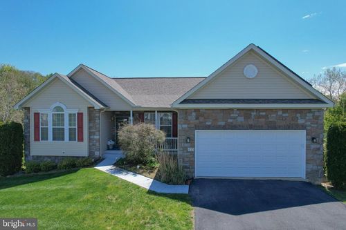 633 Bentley Dr, INWOOD, WV, 25428-3439 | Card Image