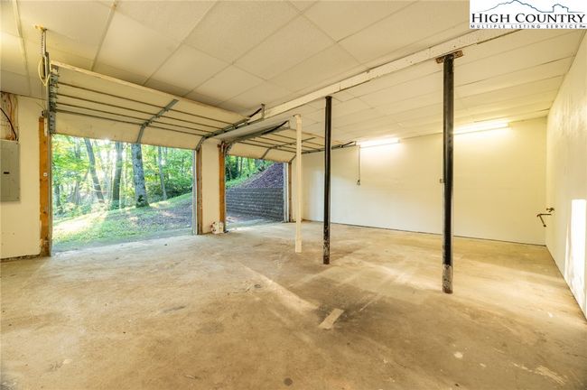 170 Mountain Laurel Ln, House other with 2 bedrooms, 4 bathrooms and null parking in Blowing Rock NC | Image 28