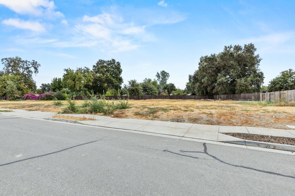 Land in Knights Landing