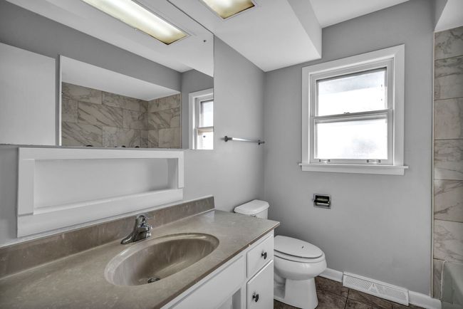 551 E 167 Th St, Home with 3 bedrooms, 2 bathrooms and null parking in South Holland IL | Image 12