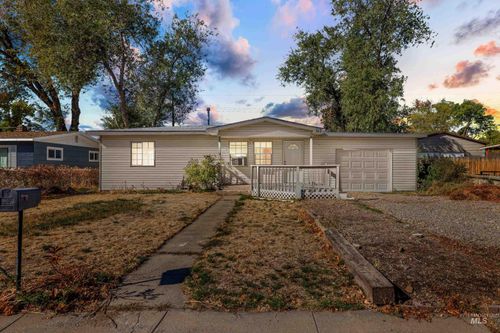 313 Baker Dr, Mountain Home, ID, 83647-2309 | Card Image