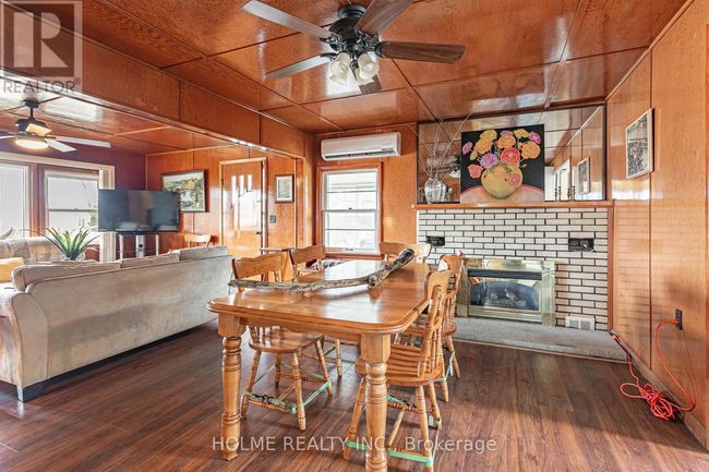 7401 Bond Rd, House other with 3 bedrooms, 2 bathrooms and 10 parking in Port Franks ON | Image 16