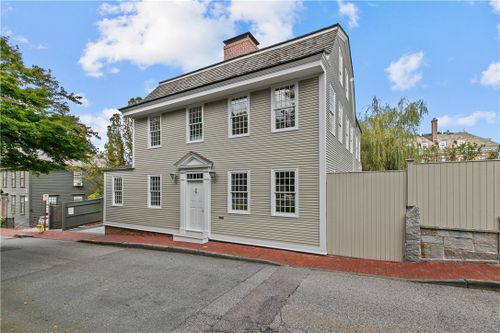36 Church St, Newport, RI, 02840-3022 | Card Image