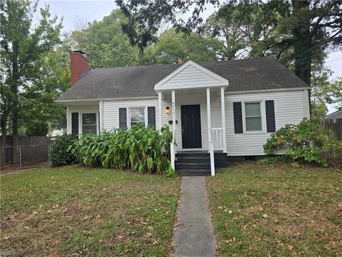 8452 Carlton St, Norfolk, VA, 23503-4002 | Card Image